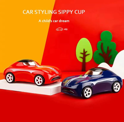 Car-shaped sipper bottle toy car, red and blue with black lid